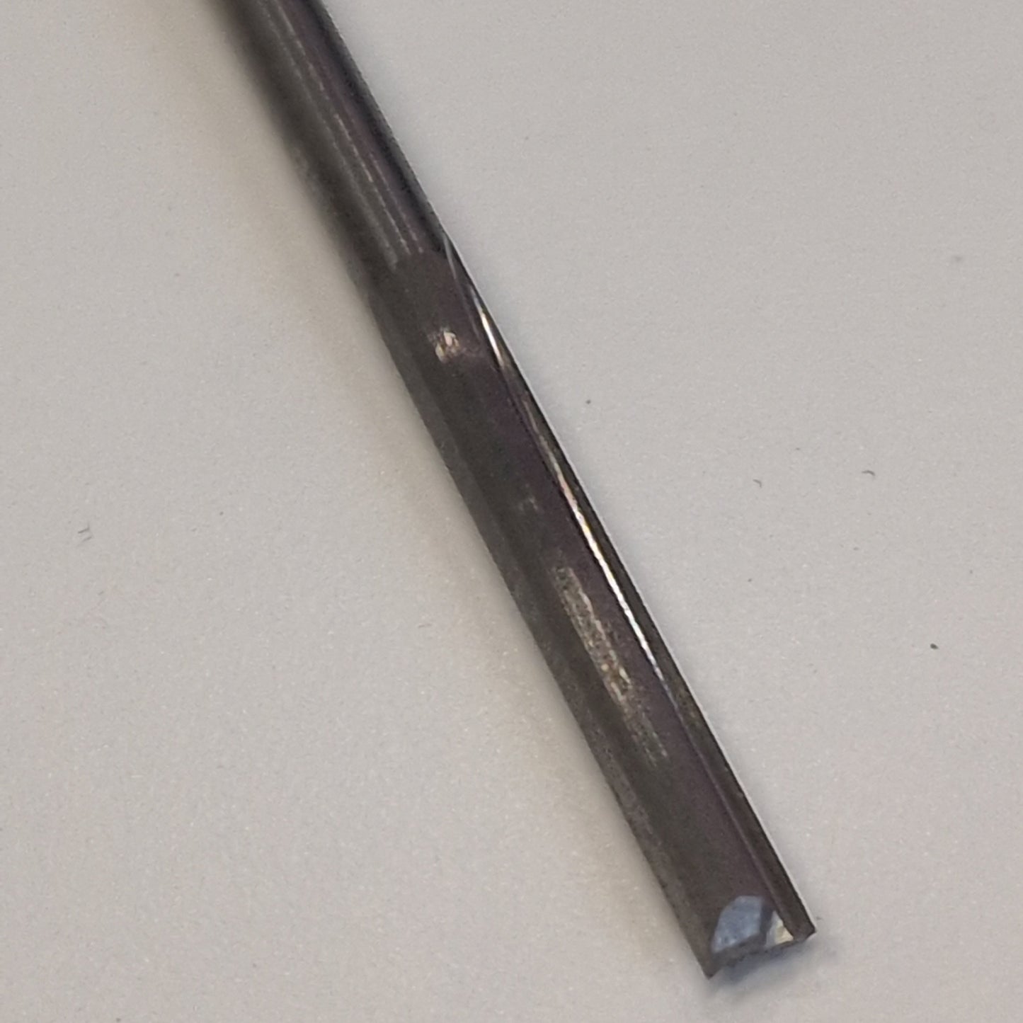 Kahe sirge servaga lõiketera 3.175x25mm